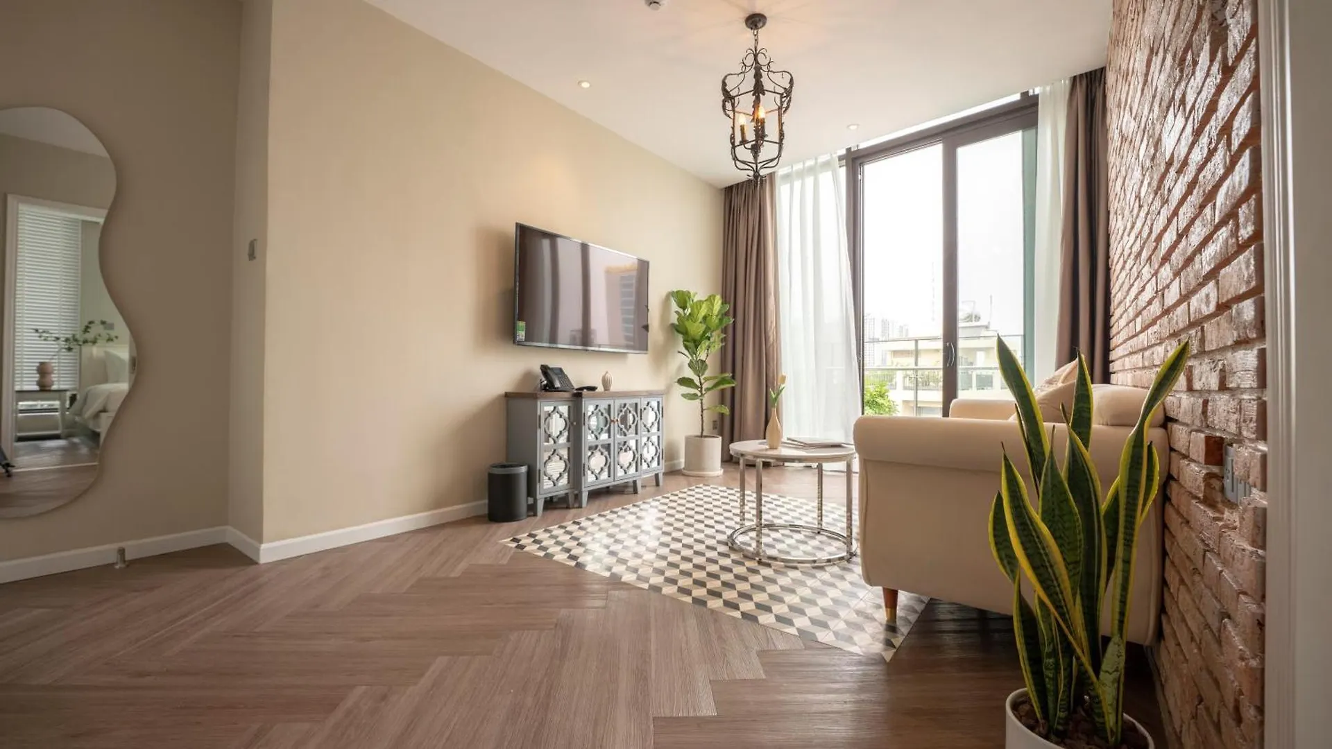 Celine Living - Central Ho Chi Minh City Aparthotel